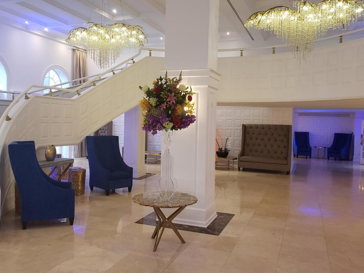 2 Bedroom 2 Bath Beachfront Condo On Miami Beach Millionaire Row מראה חיצוני תמונה